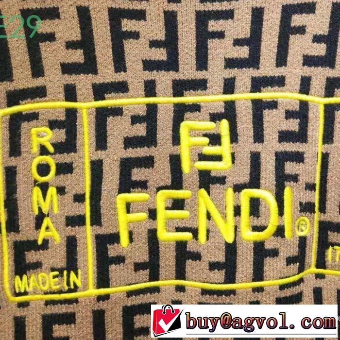 プルオーバーパーカー 大人っぽいファション感 フェンディ 大胆なデザイン FENDI  2019春夏の大注目トレンド
