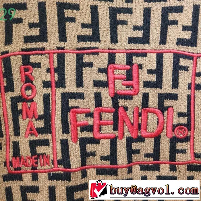 プルオーバーパーカー 大人っぽいファション感 フェンディ 大胆なデザイン FENDI  2019春夏の大注目トレンド