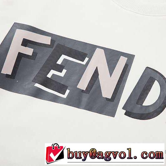 プルオーバーパーカー フェンディ FENDI 春夏らしい爽やかさ パーカー 【2019年】夏のファッション