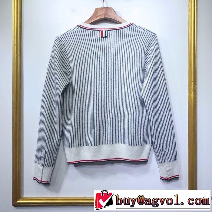 優しい雰囲気スタイリッシュに トムブラウン 【2019年】夏のファッション THOM BROWNE ニットコート 目を引く春夏トップス