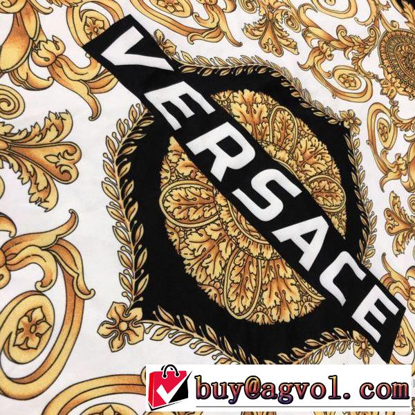 パーカー トレンド感があって涼しげ ヴェルサー ファッションにトレンド チVERSACE 2019年最新ファッション