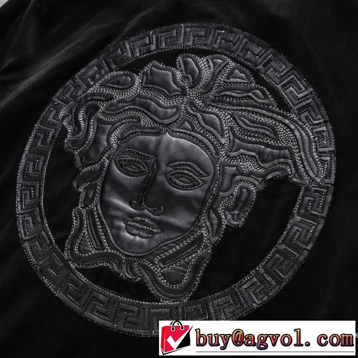 2019春夏の大注目トレンド 上下セット 春夏のトレンドアイテム  ヴェルサーチVERSACE