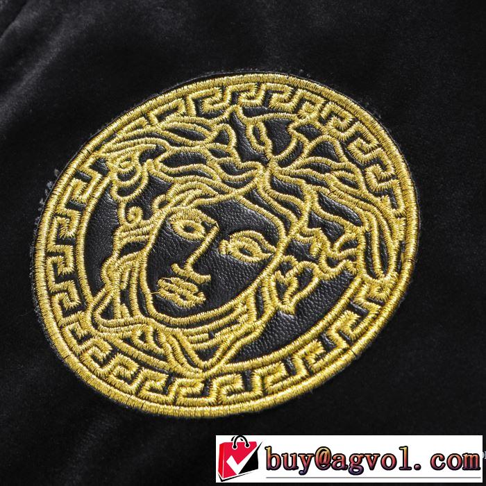 目を引く春夏トップス 上下セット  今年は大きめの新作がトレンド ヴェルサーチVERSACE【2019年】夏のファッション