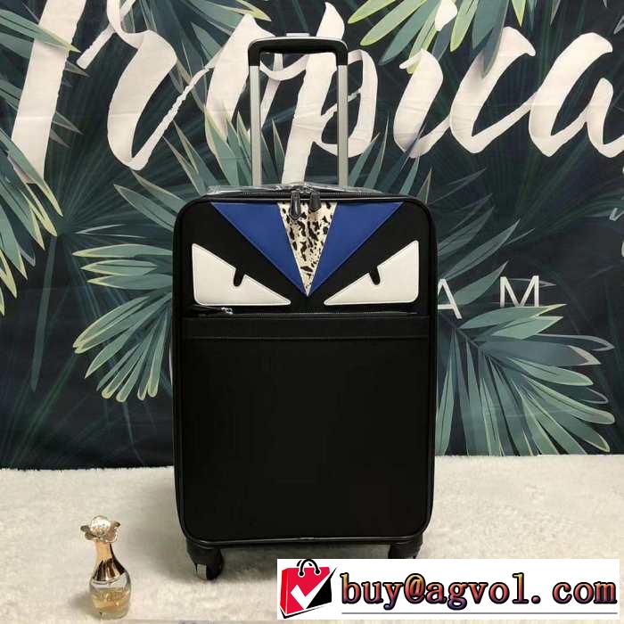 フェンディ FENDI 2019年最新ファッション スーツケース すごく稀少カラー やっと見つけた国内即発