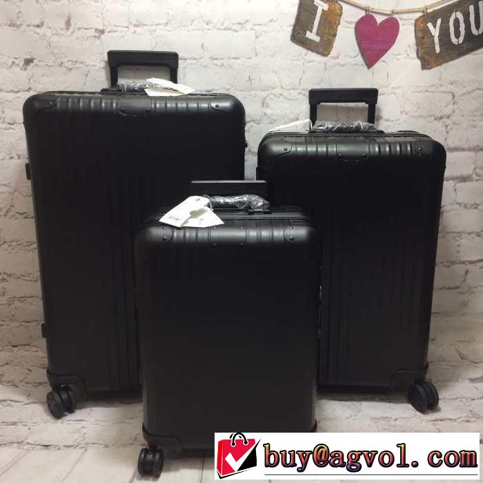 リモワ Rimowa デザイン抜群のアイテムスーツケース2019SSのトレンド商品 夏らしい季節感