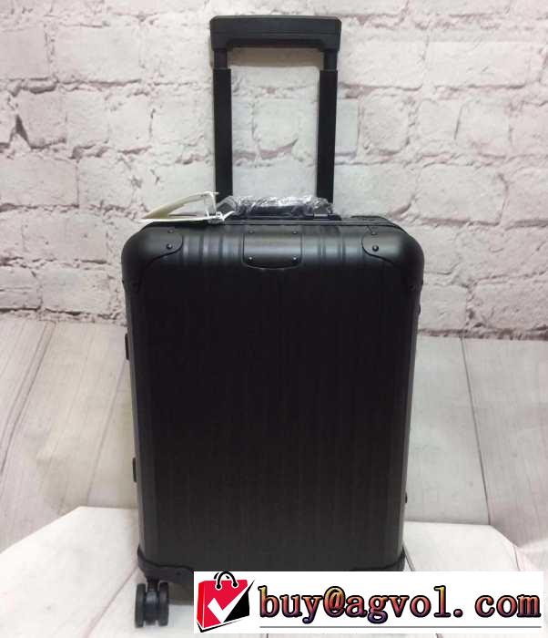 リモワ Rimowa デザイン抜群のアイテムスーツケース2019SSのトレンド商品 夏らしい季節感