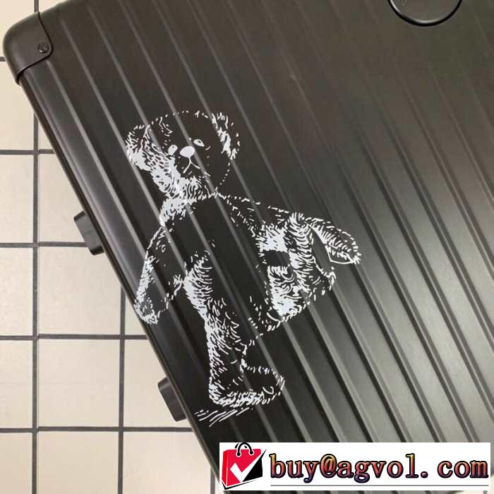 暑い季節も大活躍 リモワ Rimowa 《2019年》今、注目のストリートスーツケースすっきりした印象に