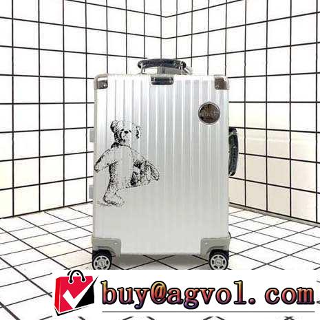 絶妙にオシャレ人気アイテム リモワ 2019春夏トレンドアイテム Rimowa 派手にはなりすぎず  スーツケース