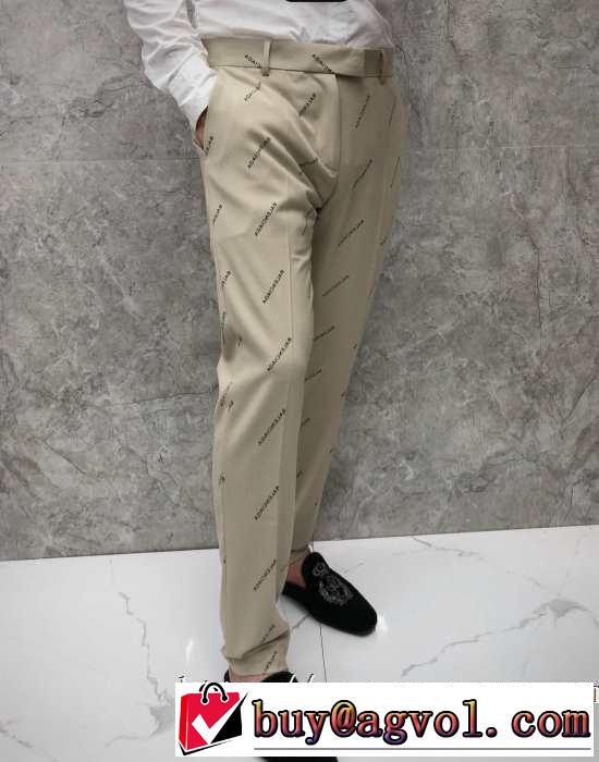 BALENCIAGA  スーツ 2019秋冬最重要アイテム おしゃれ感度が高い秋冬トレンド バレンシアガ
