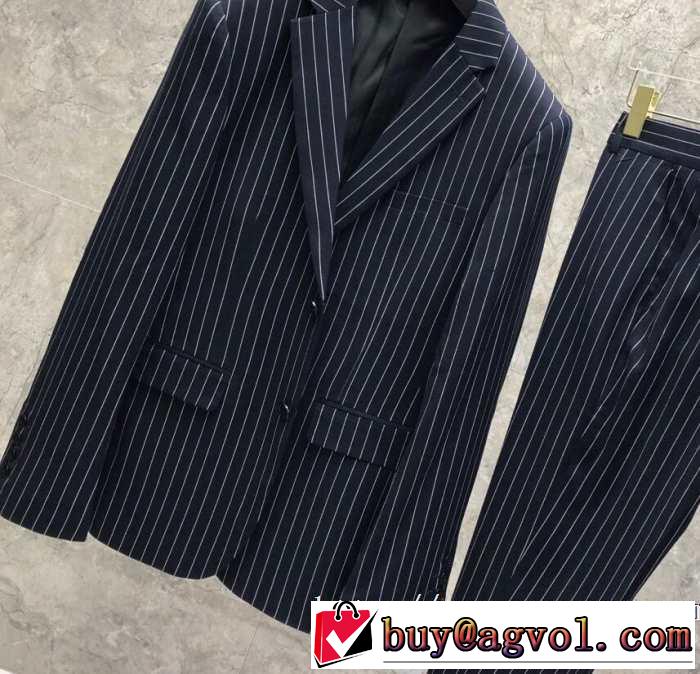 カジュアルコーデオシャレ バーバリー BURBERRY スーツ 2019秋のファッショントレンドはこれ