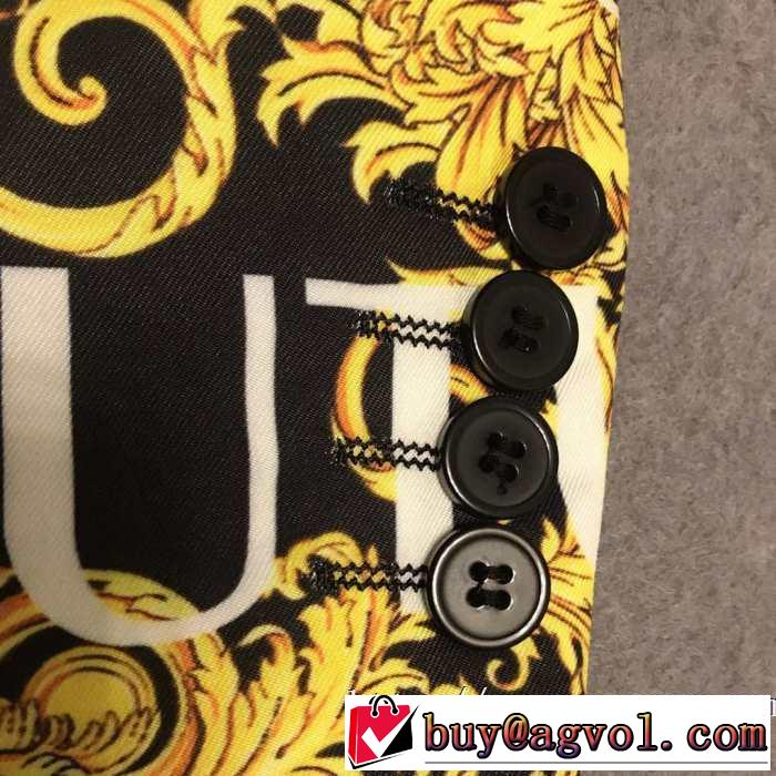 2019秋のファッショントレンドはこれ VERSACE おすすめする注目トレンド スーツ ヴェルサーチ