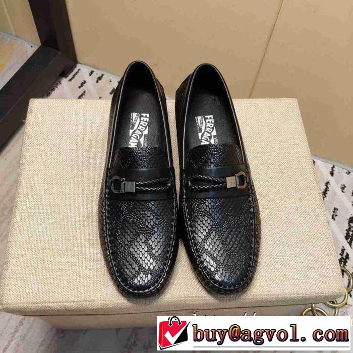 今年の流行りファション サルヴァトーレフェラガモ【2019秋冬トレンド】押さえておきたい  FERRAGAMO 秋にこれがはやりそうローファー