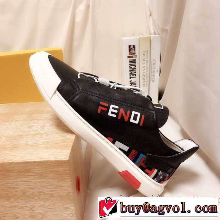 ランニングシューズ とにかく完璧ブランド新作 フェンディ 秋服コーデ2019年版 FENDI 大胆なチェックの人気トレンド