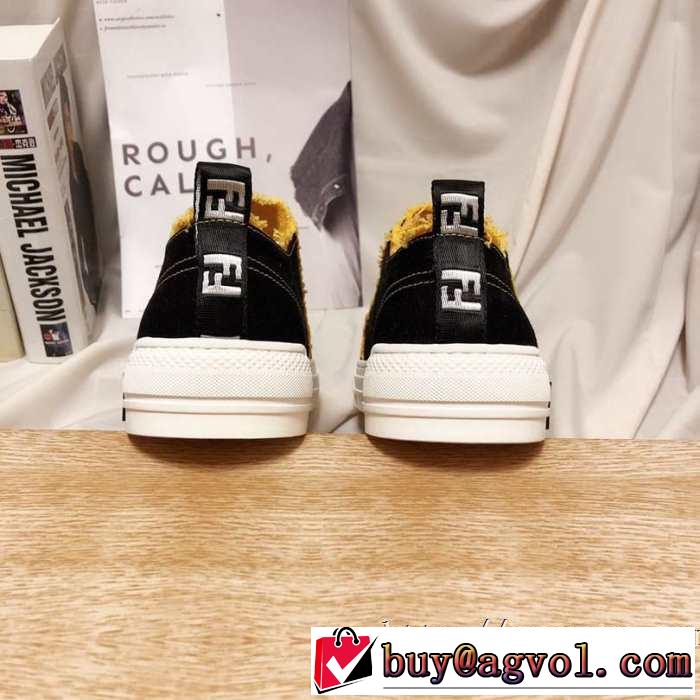 ランニングシューズ 秋ファションのトレンド フェンディ 一番おしゃれ秋冬トレンド FENDI おしゃれさんはいち早く取り  2019秋に注目したい