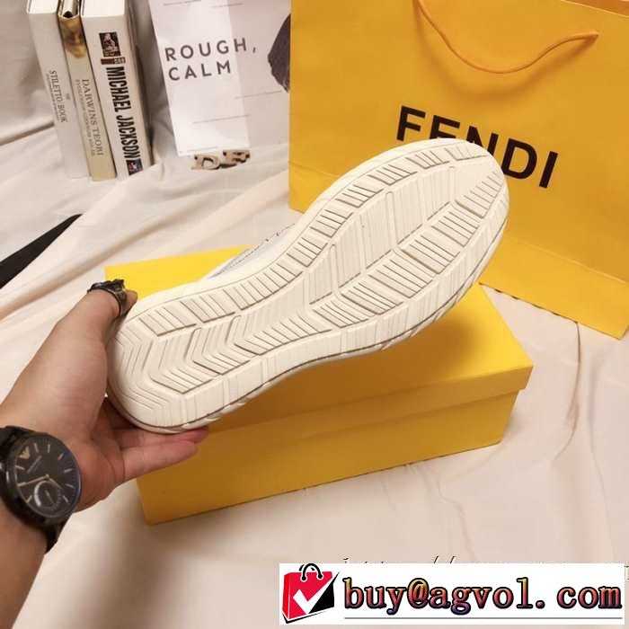 ランニングシューズ 今年らしい新しい人気色 フェンディ【2019秋冬】今きてる最先端ブランド  FENDI 現在流行中のおすすめ人気