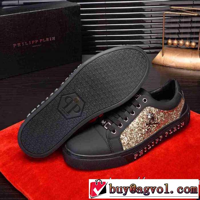 2020秋冬流行ファション  フィリッププレイン PHILIPP PLEIN 優しいのに存在感 ランニングシューズ ファッショントレンドを早速チェック