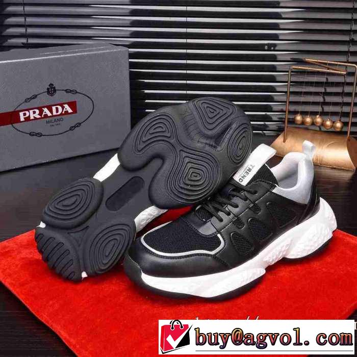 秋冬もちろん主役級 ランニングシューズ プラダ PRADA 大人かわいい秋冬コーデを楽しみ 2019秋のファッショントレンドはこれ