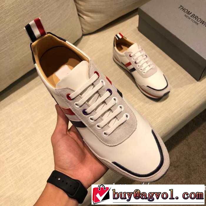 ランニングシューズ 絶対おさえるべきカラーと最新 トムブラウン やっぱり優しい色 THOM BROWNE 最新秋冬トレンドをチェック！2019-20秋冬