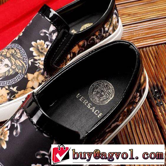 2色可選カジュアルシューズ 魅力的なカラー使い 2019春夏のトレンド新商品 VERSACE ヴェルサーチ