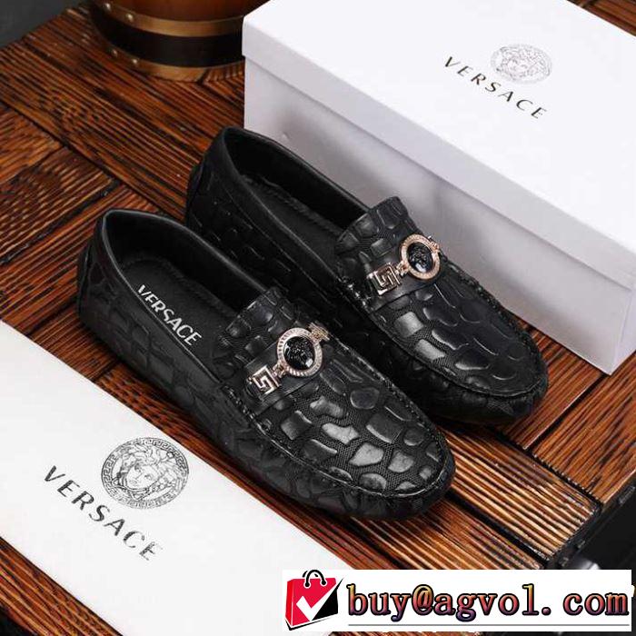 カジュアルシューズ  おしゃれデザインも大人気 2019SSのトレンド商品 VERSACE ヴェルサーチ