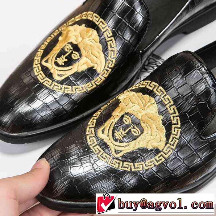 ヴェルサーチ VERSACE カジュアルシューズ ぜひ今年のトレンドをチェック  2019年最新ファッション