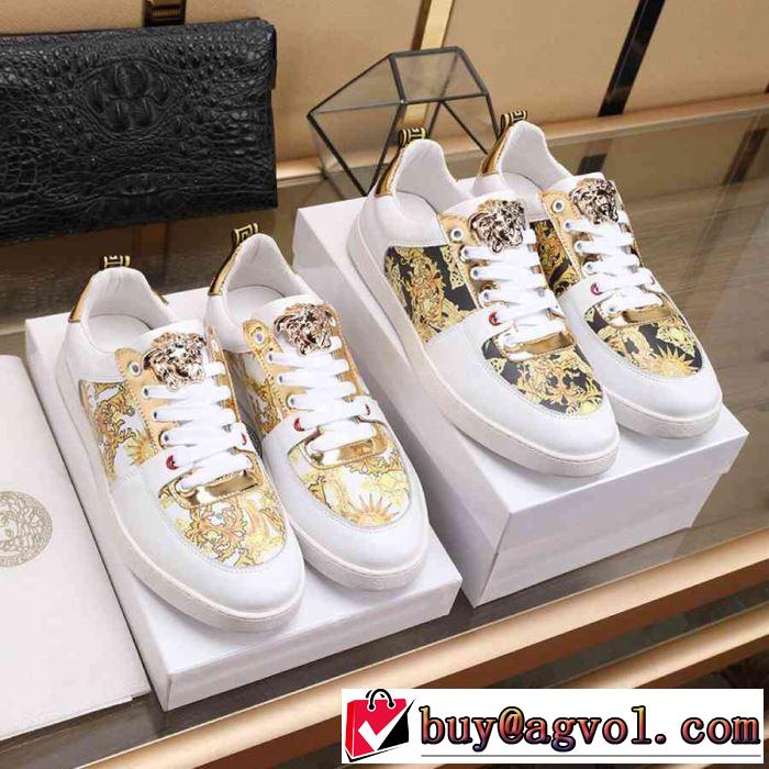 2色可選 カジュアルシューズ  ヴェルサーチ VERSACE おしゃれな夏ファッション2019 夏らしい季節感
