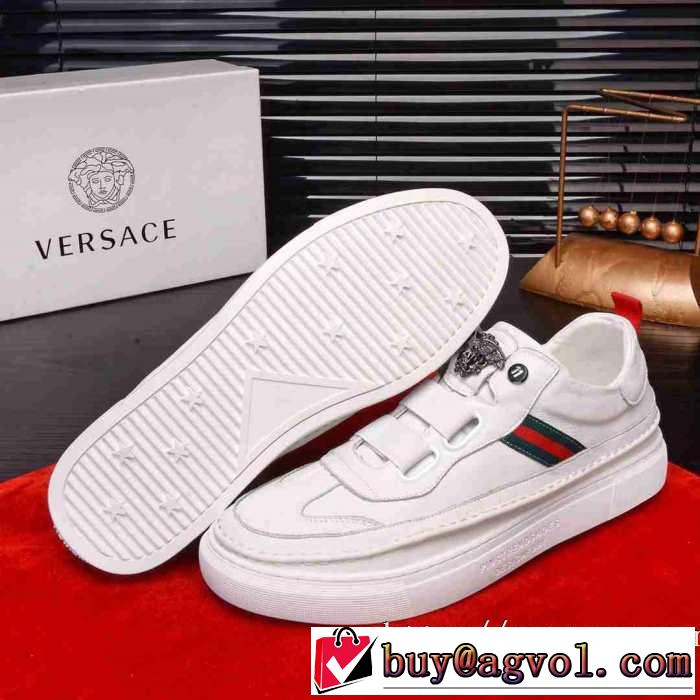 2019秋、イチオシ上品 ヴェルサーチ新作アイテムが今年流 VERSACE 今シーズン注目のアイテム ランニングシューズ