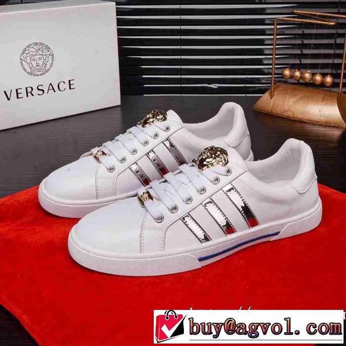 VERSACE  秋こそ楽しめるアイテム ヴェルサーチ 2019秋断然ブランド推しランニングシューズ 今年らしいおすすめ新品 秋冬コーデと相性がいい