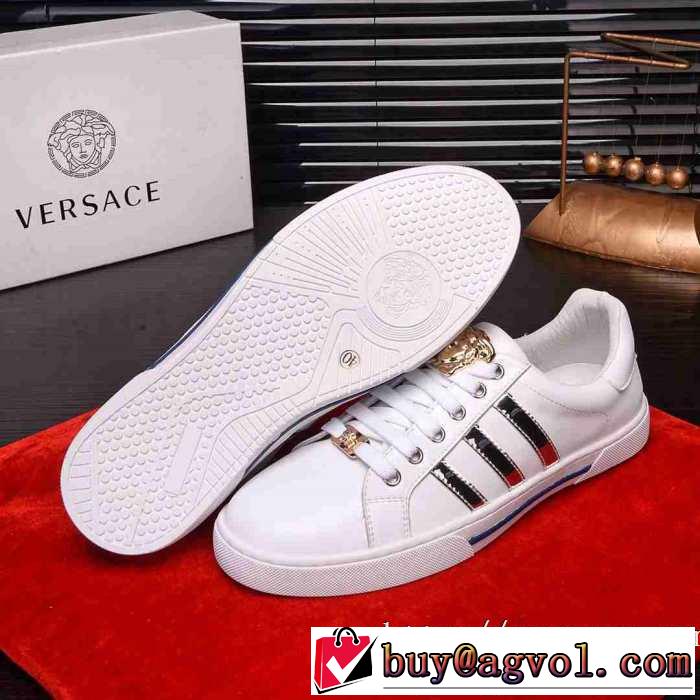 VERSACE  秋こそ楽しめるアイテム ヴェルサーチ 2019秋断然ブランド推しランニングシューズ 今年らしいおすすめ新品 秋冬コーデと相性がいい