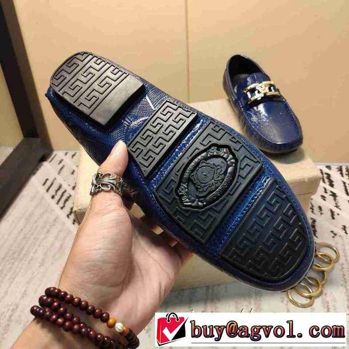 優しいのに存在感 ヴェルサーチ2020秋冬流行ファション  VERSACE 毎日はちょっとイイ秋冬新品 ローファー 最高にCOOL秋冬新作