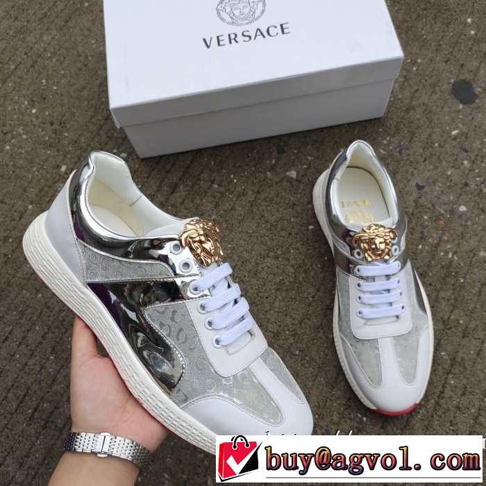 ランニングシューズ 今年らしい新しい人気色 ヴェルサーチ現在流行中のおすすめ人気 VERSACE 【2019秋冬】今きてる最先端ブランド