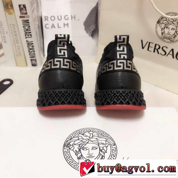 ランニングシューズ 今季トレンド新作はこれ ヴェルサーチ速報！2019年秋ファッショントレンド VERSACE 秋冬に大注目のカラー