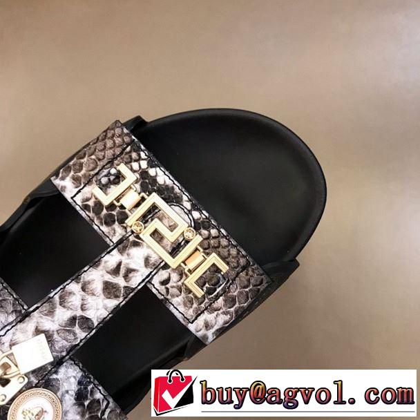2色可選 キレイめ感が強い サンダル 夏らしい季節感  ヴェルサーチ きれいめ上品に VERSACE  2019年の夏のマスト 