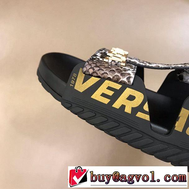 2色可選 キレイめ感が強い サンダル 夏らしい季節感  ヴェルサーチ きれいめ上品に VERSACE  2019年の夏のマスト 