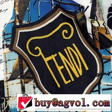 今年の秋冬のトレンド激安セール フェンディ FENDI シャツ 2019秋冬トレンドアイテム