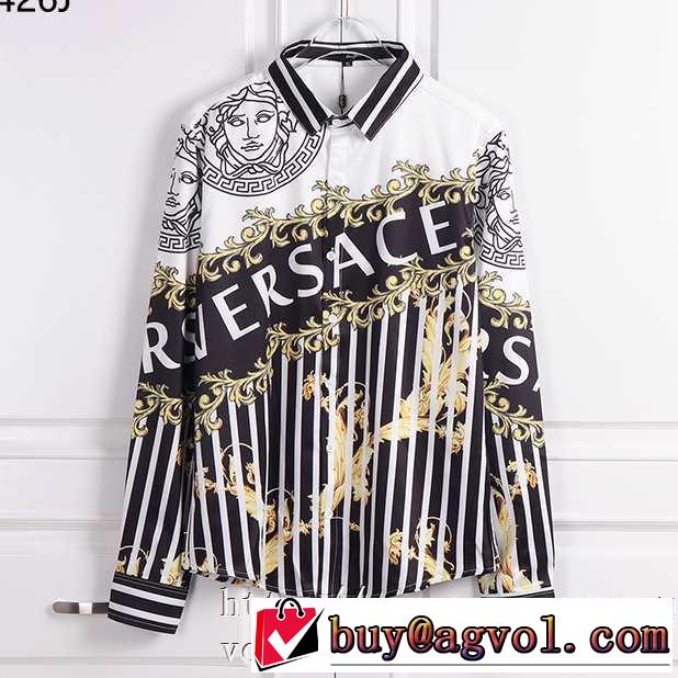 シャツ 最重要！2019秋冬トレンド 絶対おさえるべきカラーと最新 ヴェルサーチ VERSACE