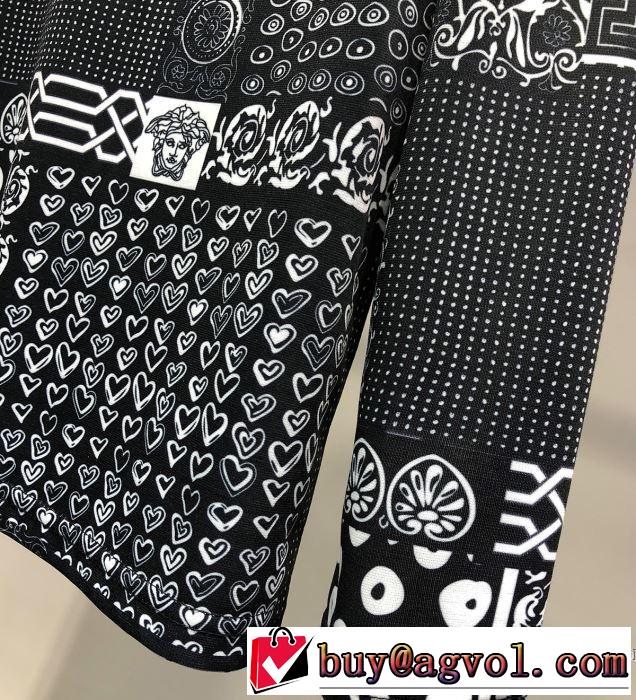 2019年の春夏に着たい 注目度が高まり最新コレクション ヴェルサーチ VERSACE 長袖Tシャツ
