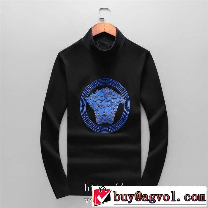 秋冬ファッションコーディネート ヴェルサーチ VERSACE 長袖Tシャツ 最速2019秋冬トレンドブランド