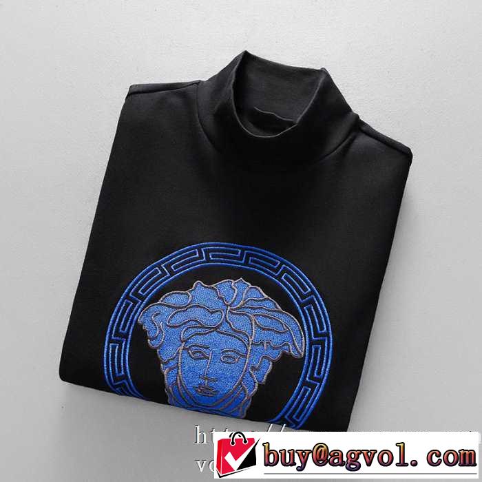 秋冬ファッションコーディネート ヴェルサーチ VERSACE 長袖Tシャツ 最速2019秋冬トレンドブランド