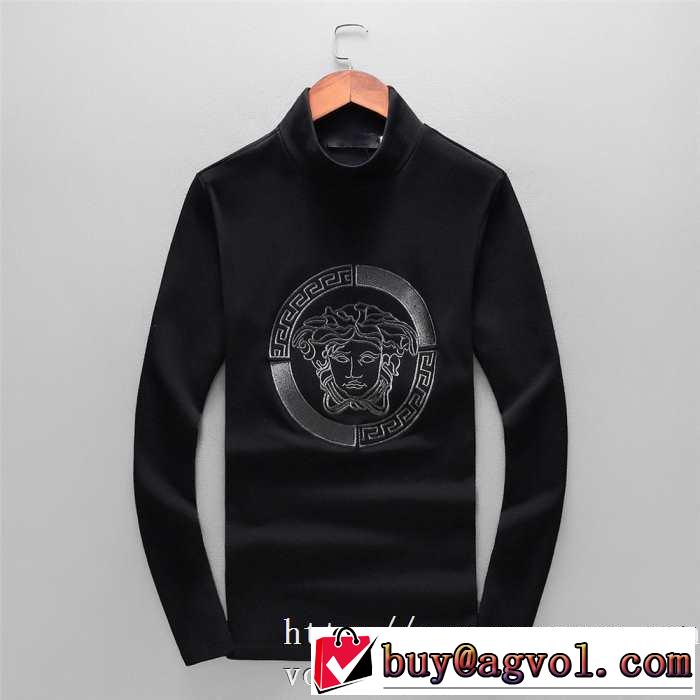 注目の秋ファッション一番 最新秋冬トレンドをチェック！2019-20秋冬 ヴェルサーチ VERSACE 長袖Tシャツ