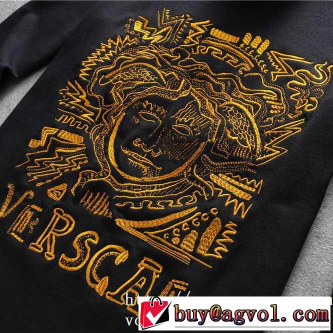 長袖Tシャツ ヴェルサーチ VERSACE 【2019秋冬】今きてる最先端ブランド 着心地もなめらかで快適