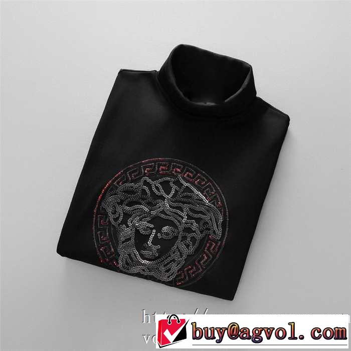 秋冬にお世話になる定番 2019-20秋冬トレンドファッション ヴェルサーチ VERSACE 長袖Tシャツ
