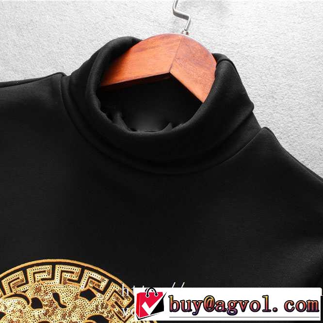 【最新】2019年秋冬のトレンド速報 ヴェルサーチ VERSACE 長袖Tシャツ 寒い季節トレンド上品