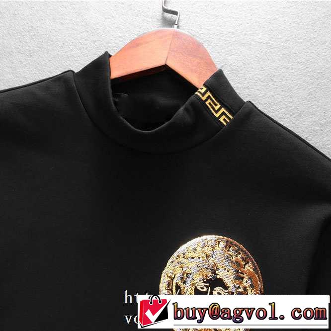 長袖Tシャツ ヴェルサーチ VERSACE 今年の流行りファション 2019?2020秋冬流行色紹介