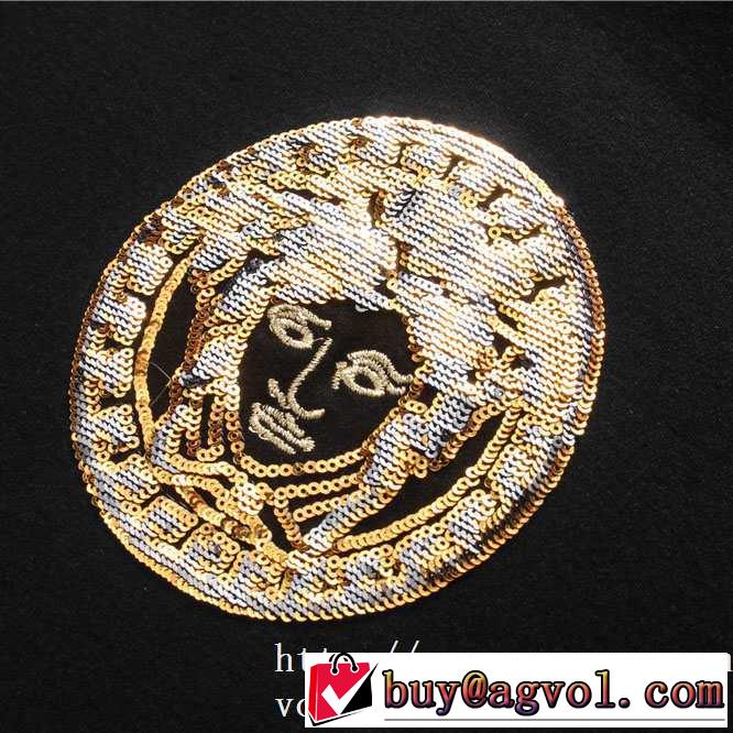 長袖Tシャツ ヴェルサーチ VERSACE 今年の流行りファション 2019?2020秋冬流行色紹介