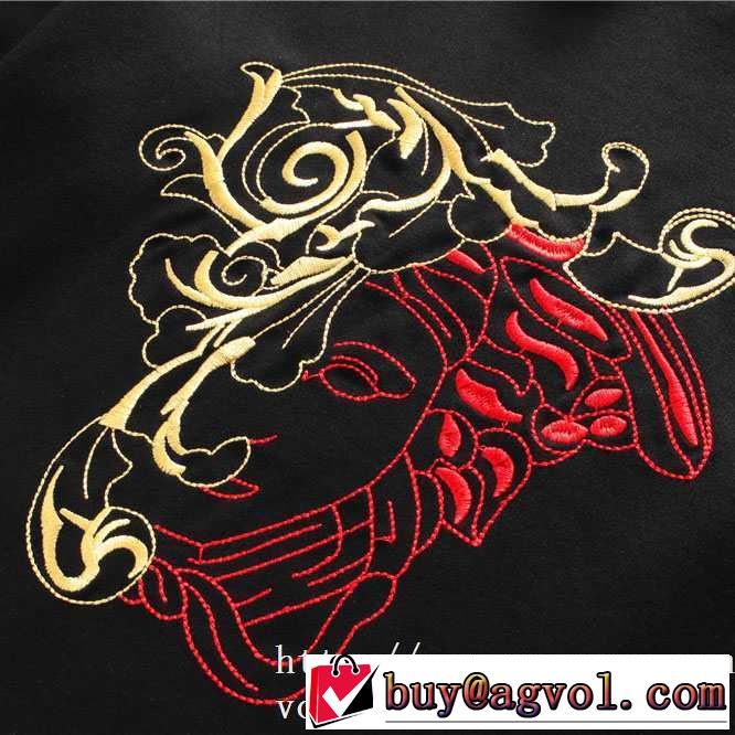 人気ブランドの新作秋冬トレンド  2019年秋冬に欠かせない ヴェルサーチ VERSACE 長袖Tシャツ