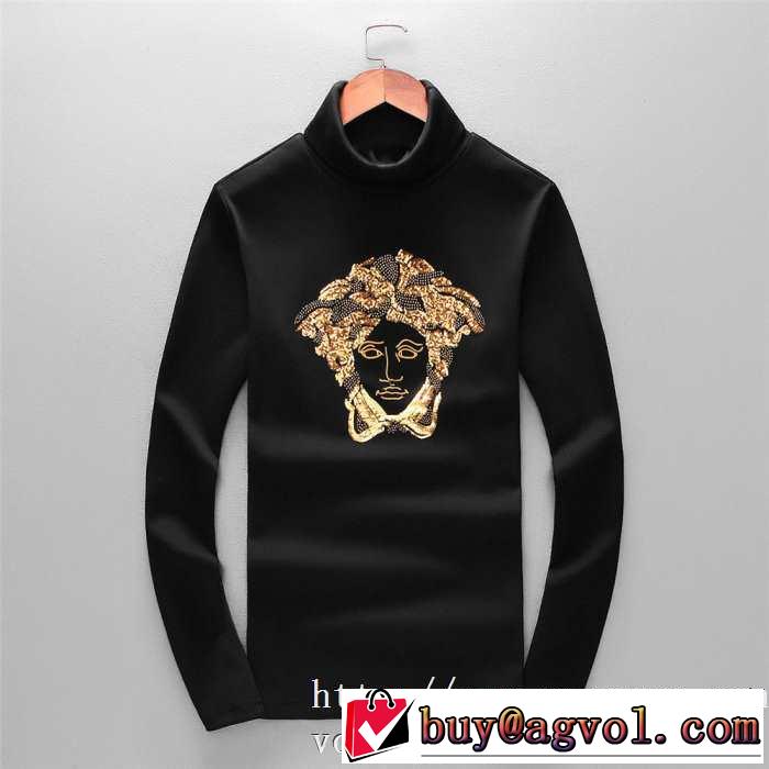 長袖Tシャツ  ヴェルサーチ VERSACE 最新トレンドコーデおすすめ 2019秋冬人気色おすすめ