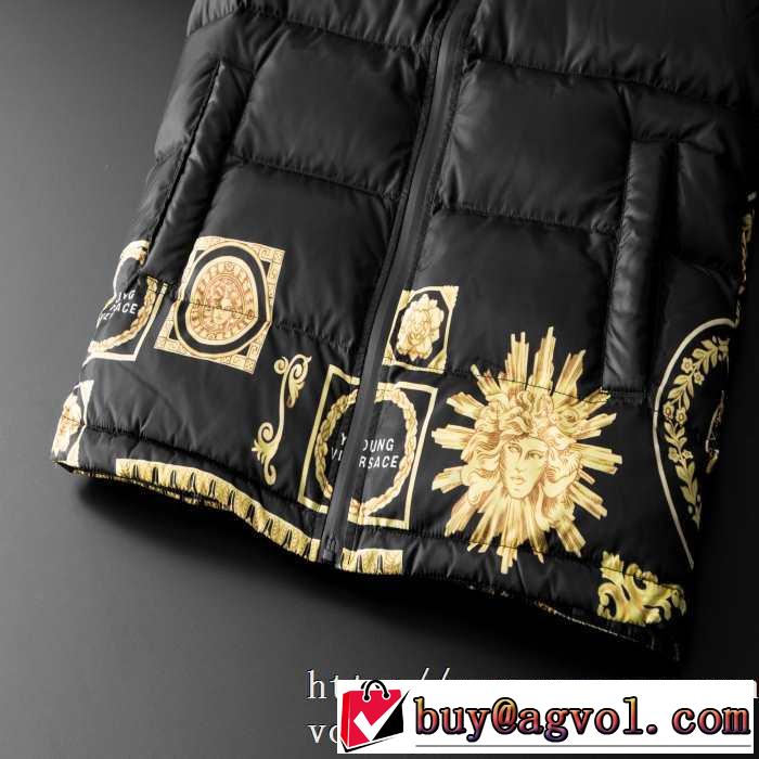 ヴェルサーチ 今年の流行りファション VERSACE 最新秋冬トレンドをチェック！2019-20秋冬 メンズ ダウンジャケット 絶対おさえるべきカラーと最新