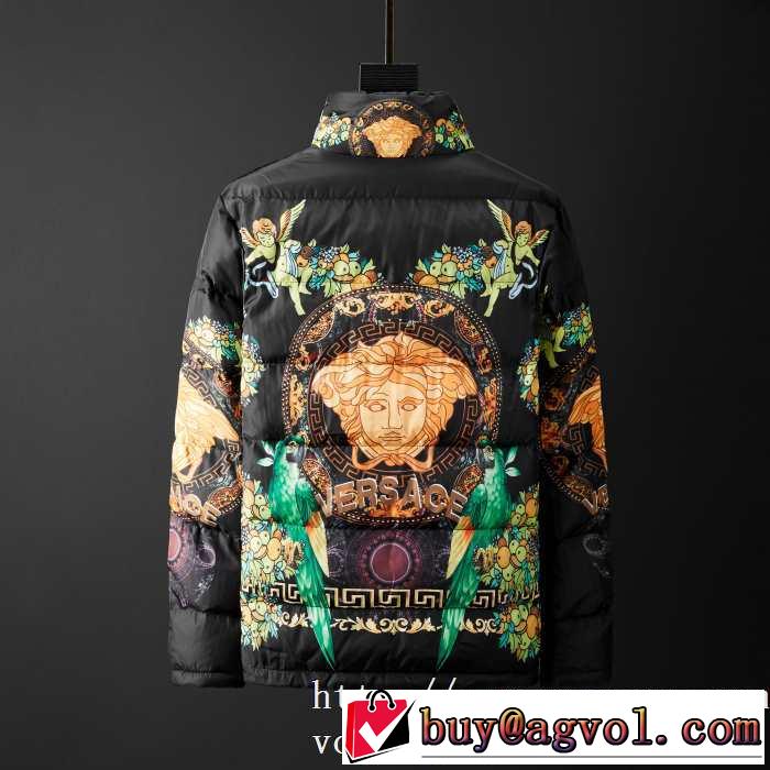 秋にはやる最新作を先取り ヴェルサーチ 2019秋冬トレンドアイテム VERSACE さわやかに新品おすすめ メンズ ダウンジャケット