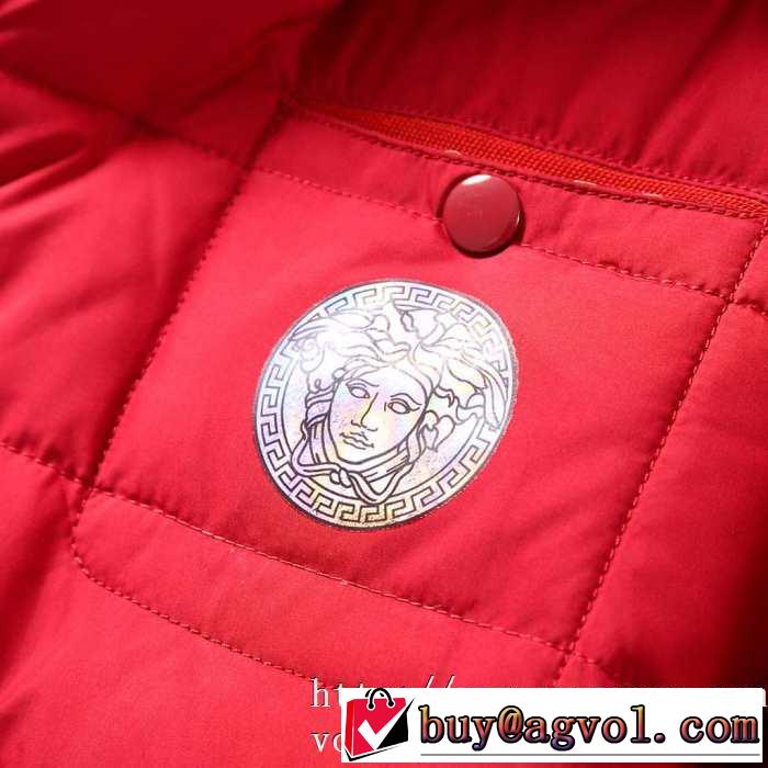 シンプルに着こなしたい ヴェルサーチ 2色可選 最速2019秋冬トレンドブランドVERSACE メンズ ダウンジャケット 今年らしい新しい人気色